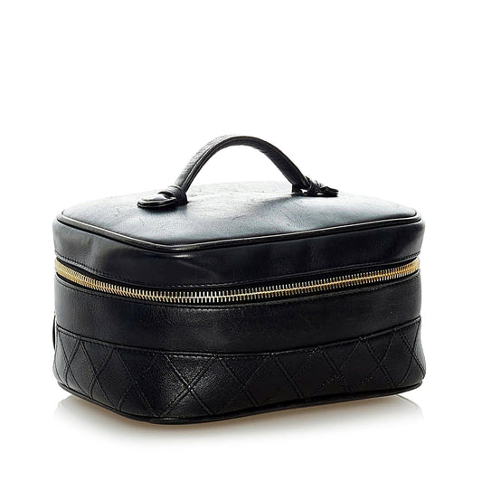 Chanel Matelasse Lambskin Leather Vanity Bag (SHG-32648)