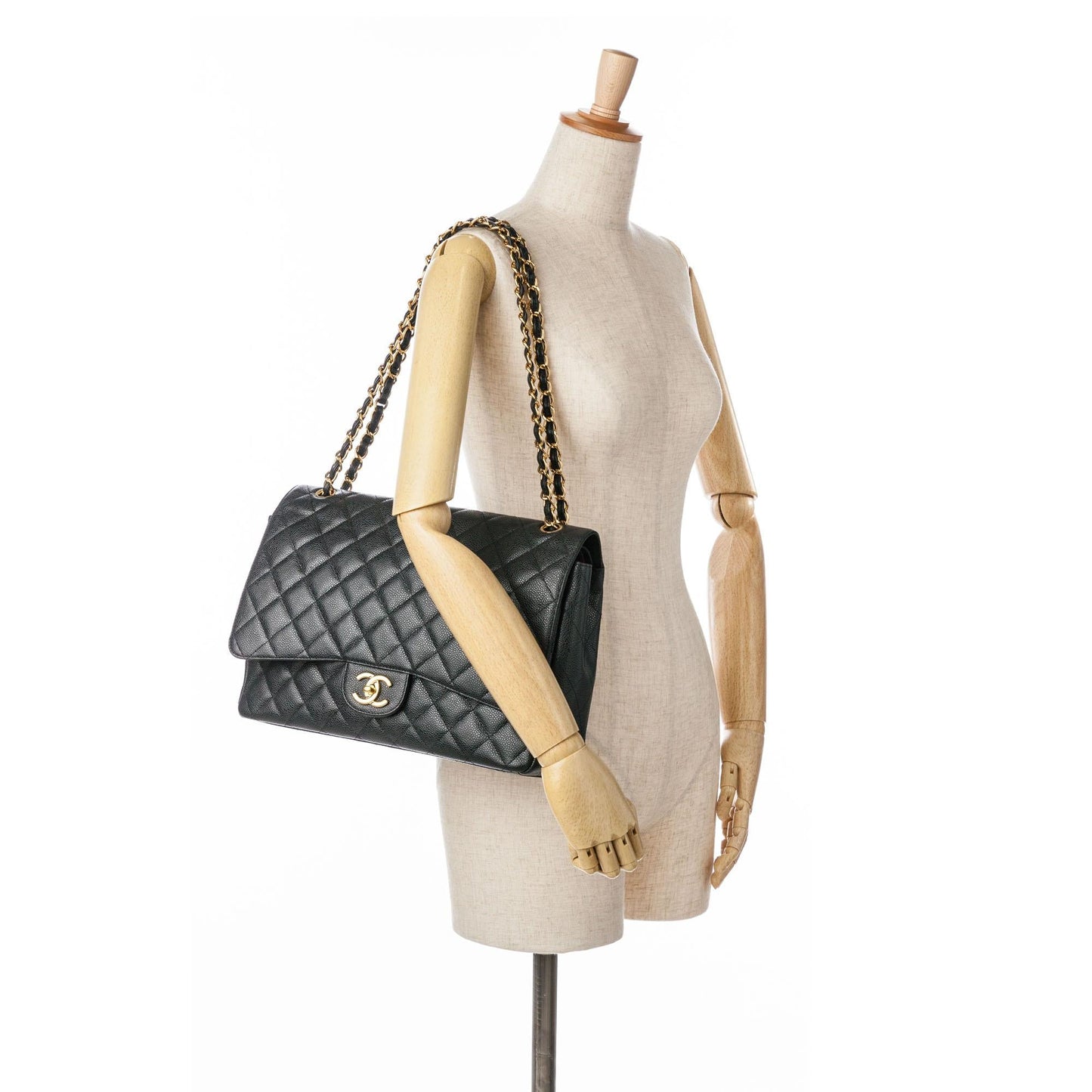 Chanel Maxi Classic Caviar Double Flap (SHG-LTyf3Q)