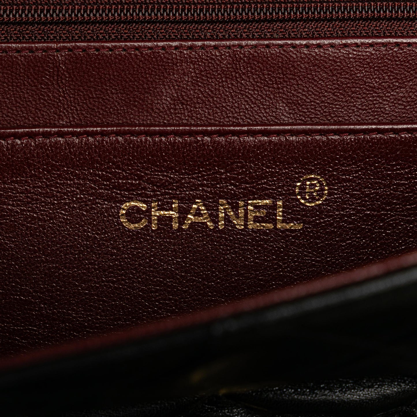 Chanel Maxi Classic Lambskin Single Flap (SHG-kQKahZ)
