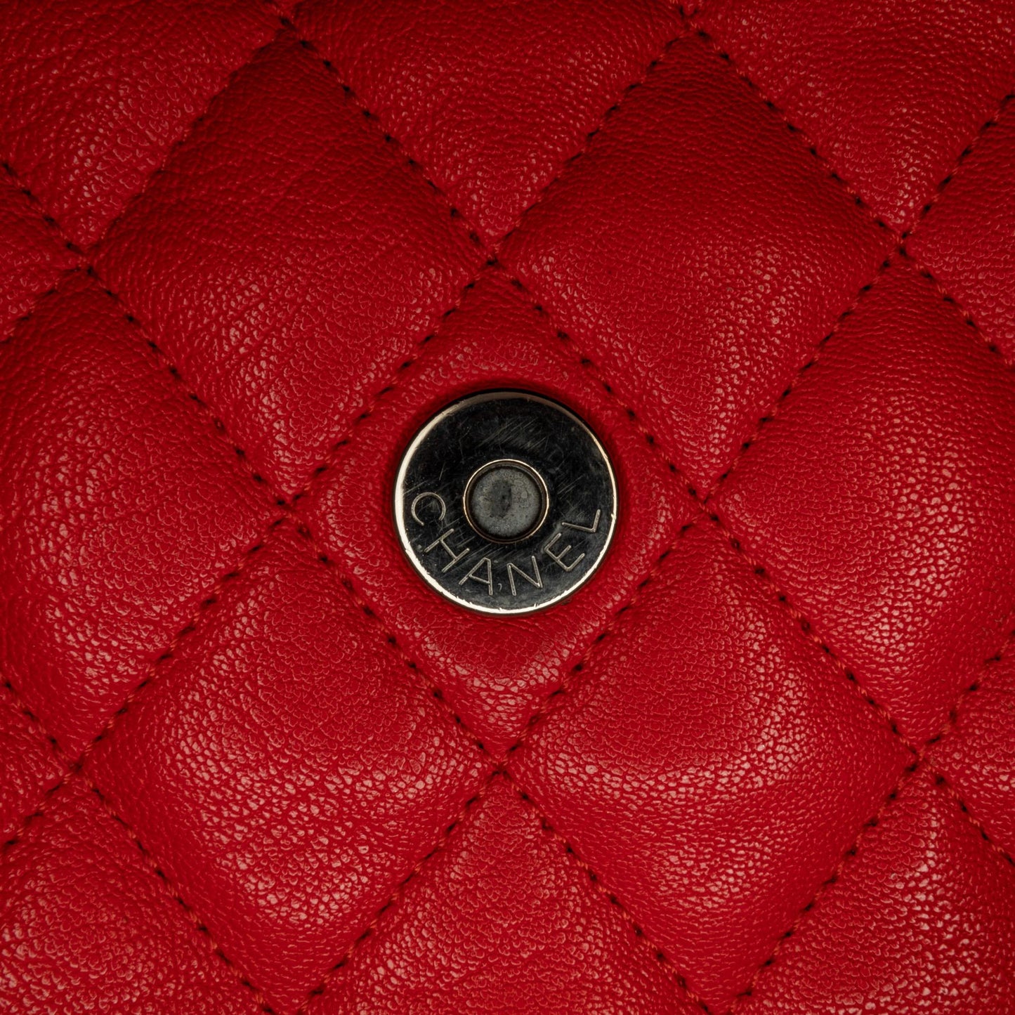 Chanel Maxi Washed Lambskin Chain Around Flap (SHG-PHFWWT)