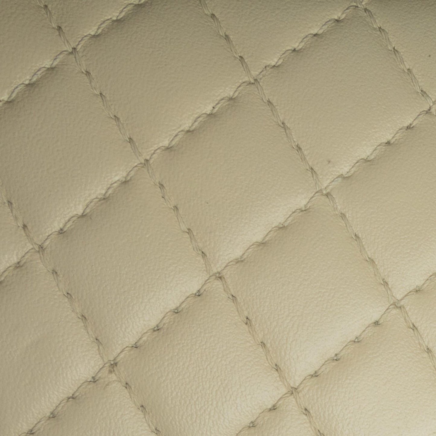 Chanel Medium Bicolor Lambskin Boy Flap (SHG-qI2Oyf)