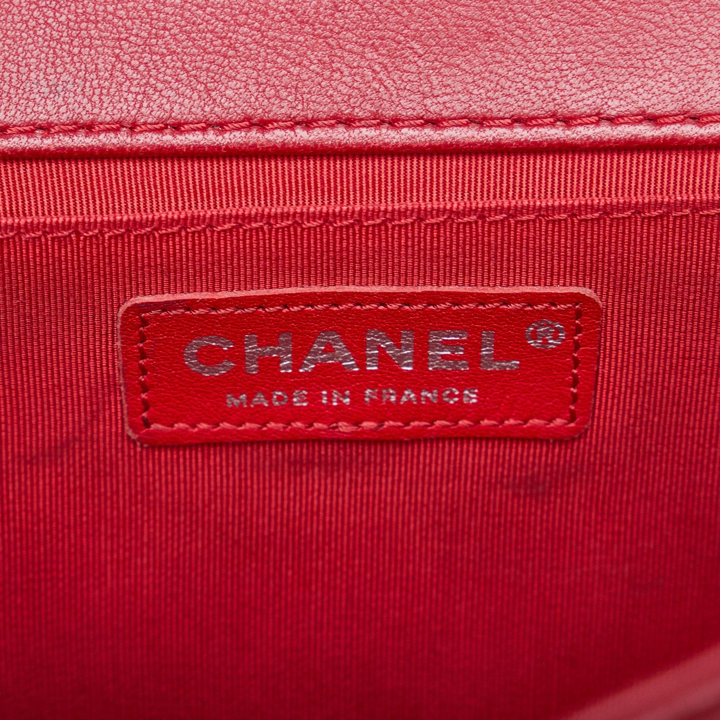 Chanel Medium Bicolor Lambskin Boy Flap (SHG-cLDWy7)