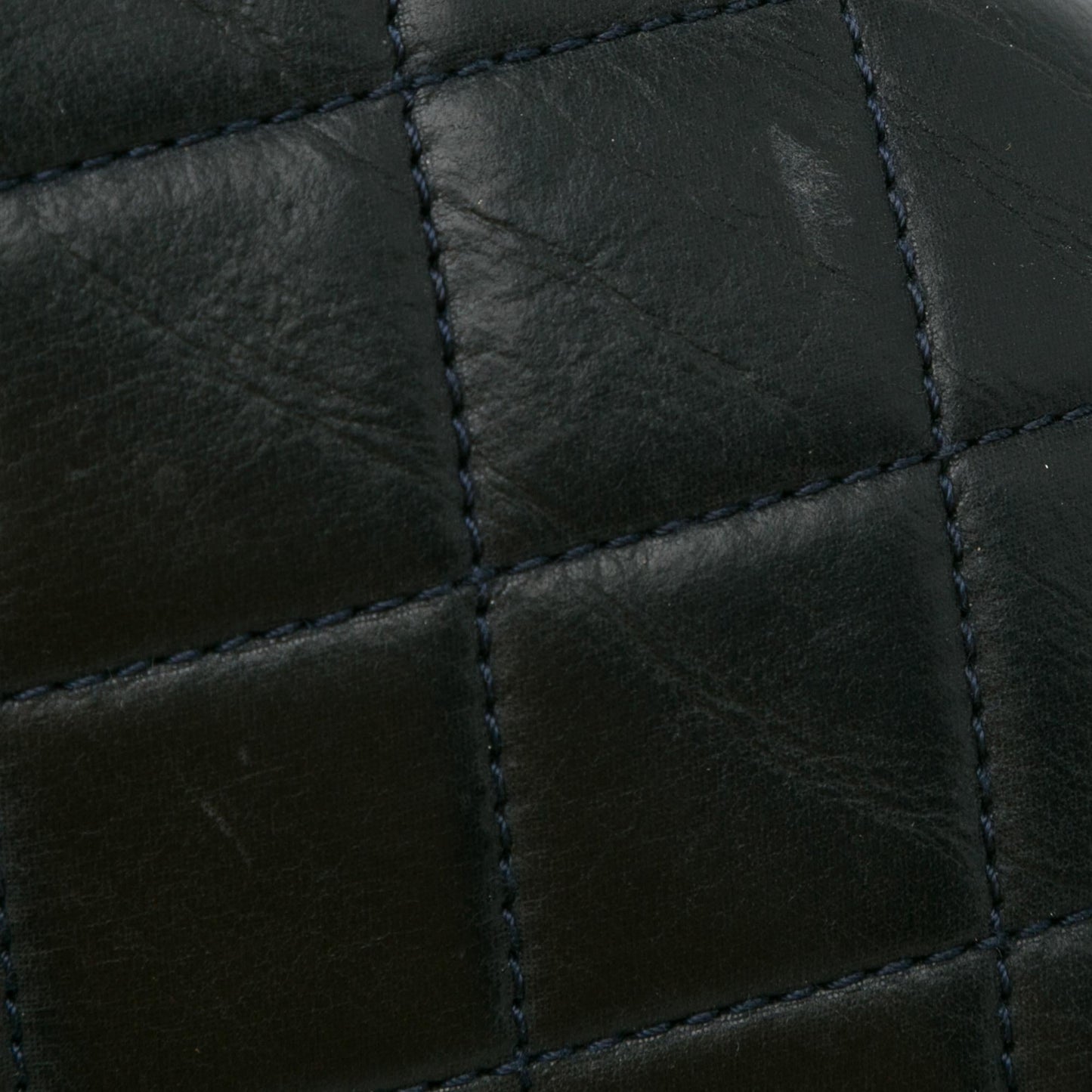 Chanel Medium Bicolor Lambskin Graphic Flap (SHG-EwBfXt)