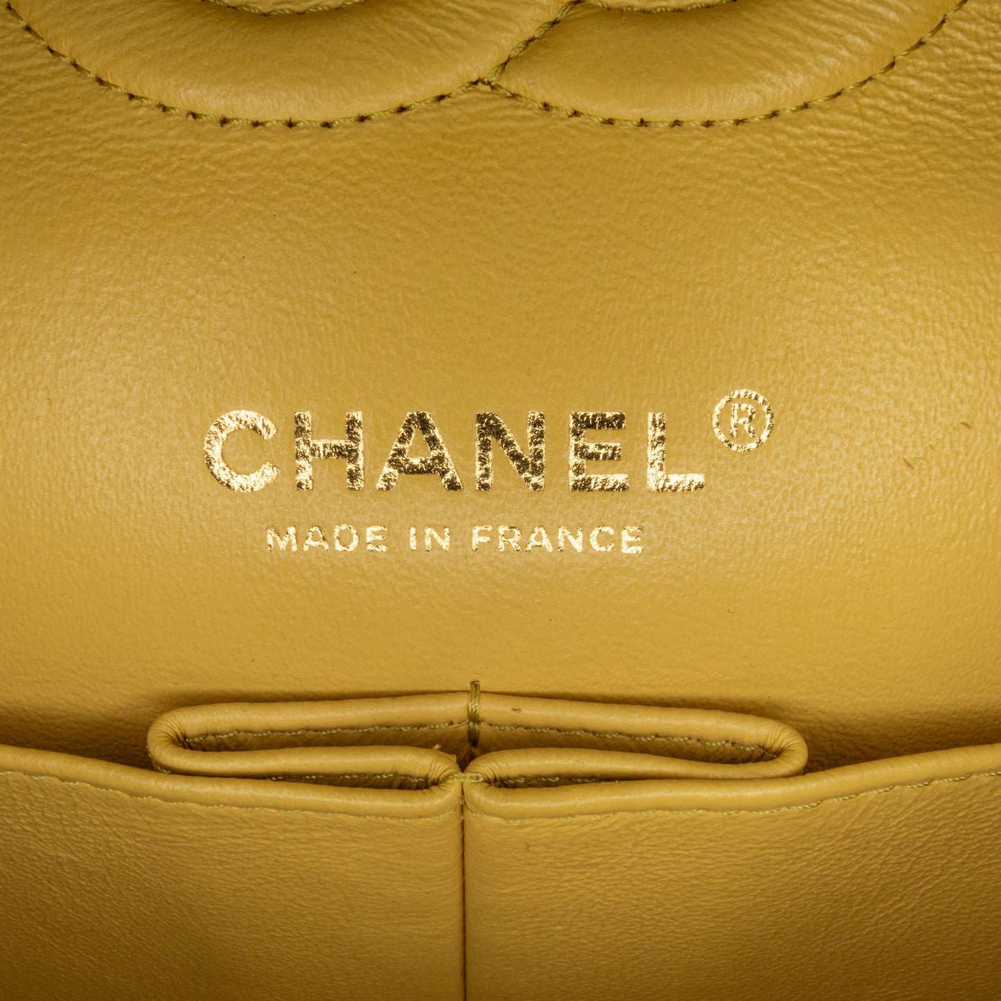 Chanel Medium Classic Chevron Lambskin Double Flap (SHG-uFNRNJ)
