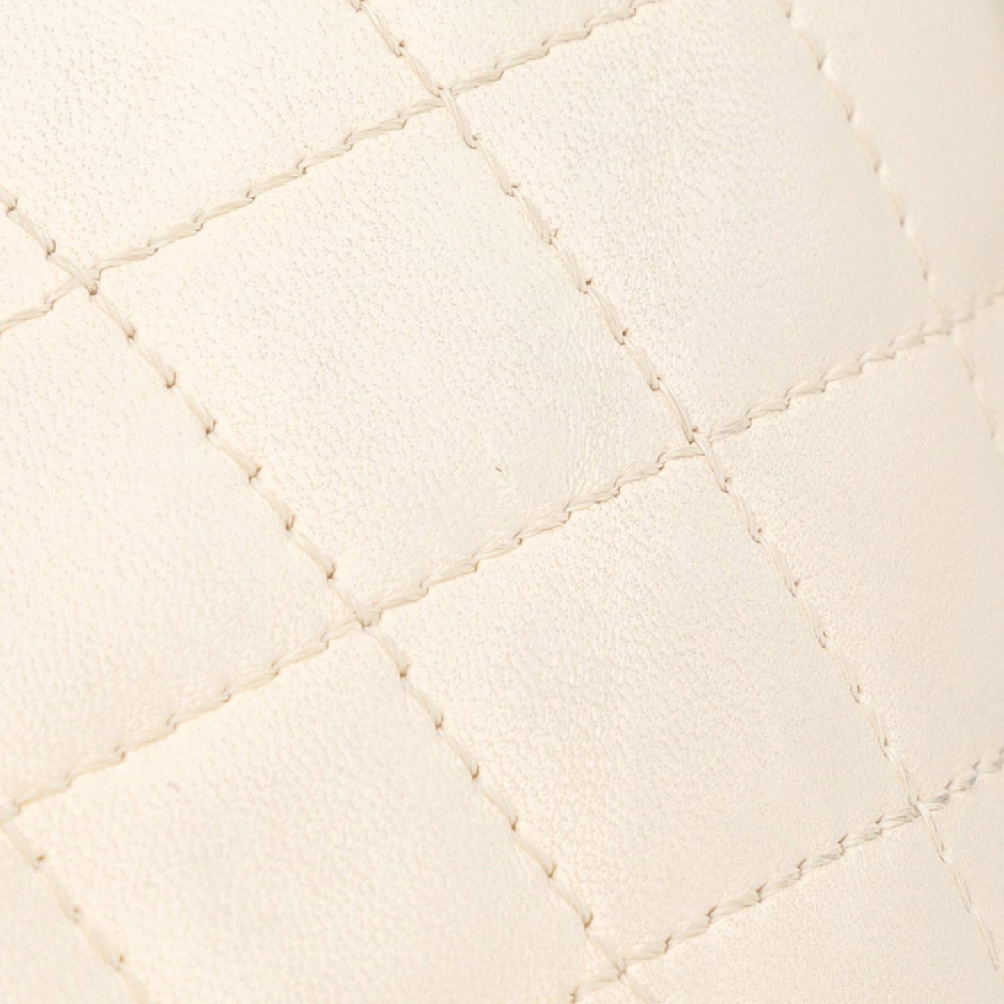 Chanel Medium Lambskin Boy Flap (SHG-RSLYkH)