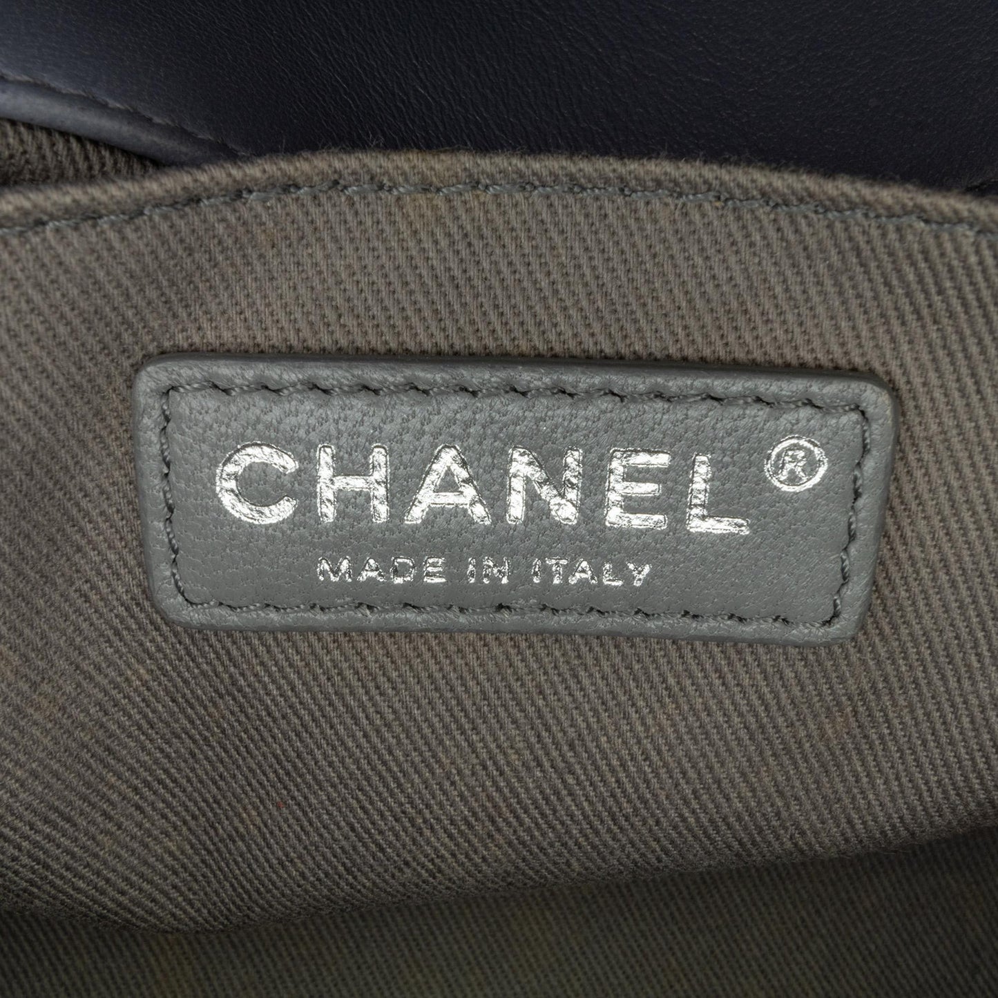 Chanel Medium Lambskin Boy Flap (SHG-EJte0o)