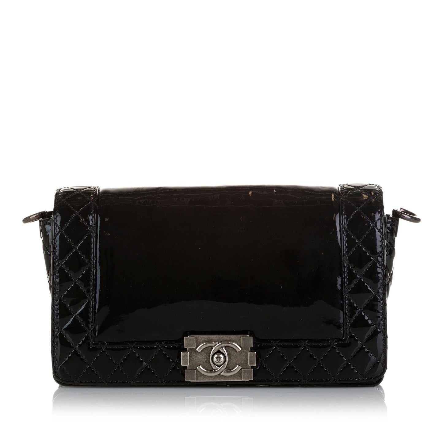 Luxury Chanel Medium Patent Reverso Boy Flap (SHG-xCR0zI)