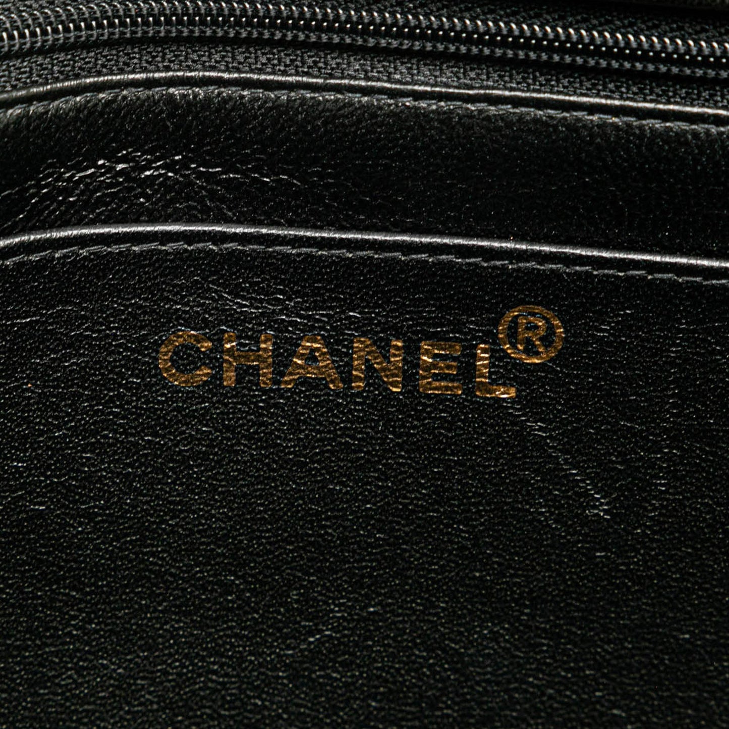 Chanel Medium Quilted Lambskin Border Single Flap (SHG-Tu2Hic)