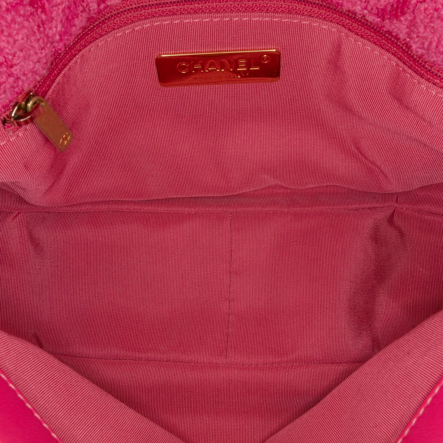 Chanel Medium Tweed 19 Flap (SHG-sCADBh)