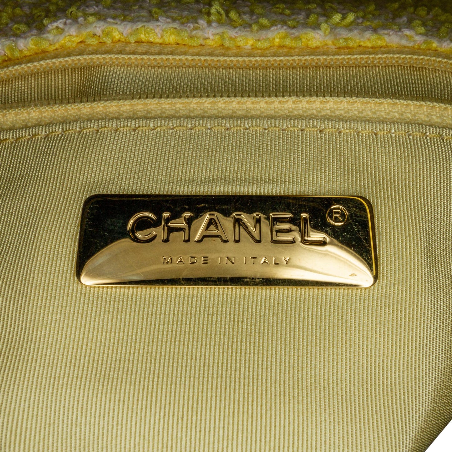 Chanel Medium Tweed 19 Flap (SHG-MtdIAp)