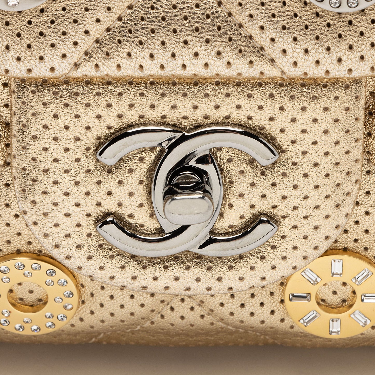Chanel Metallic Perforated Lambskin CC Medals Medium Flap Bag (SHF-5oF95y)