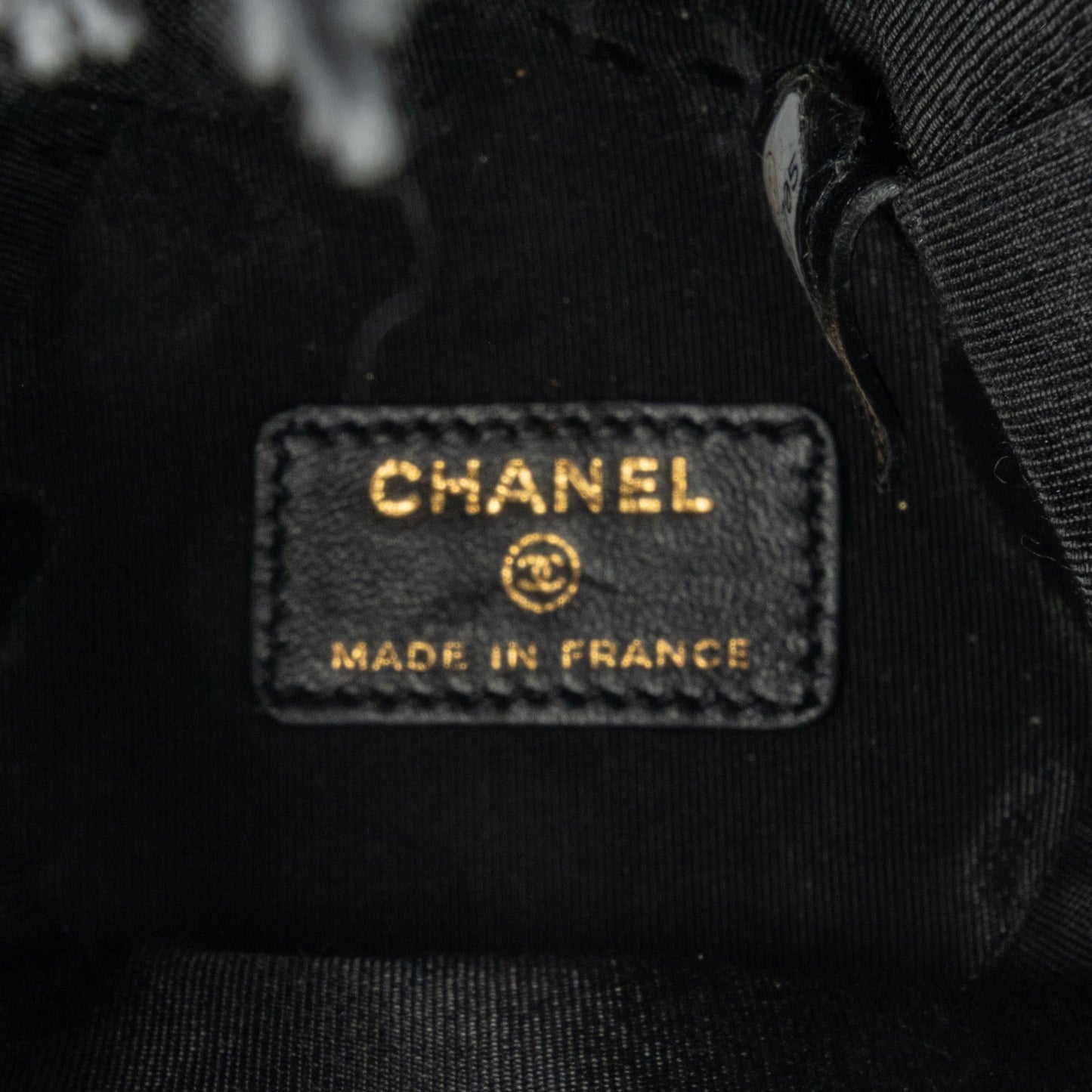 Chanel Mini Denim Mood Bucket with Chain (SHG-B4ElfD)
