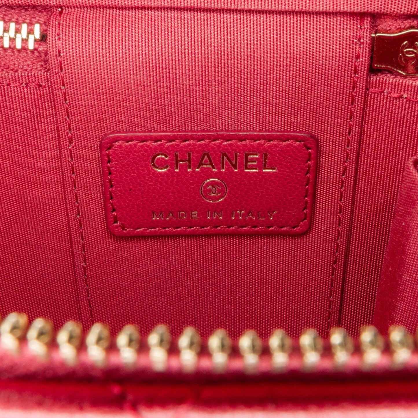 Chanel Mini Lambskin Top Handle Vanity Case with Chain (SHG-aE49jN)