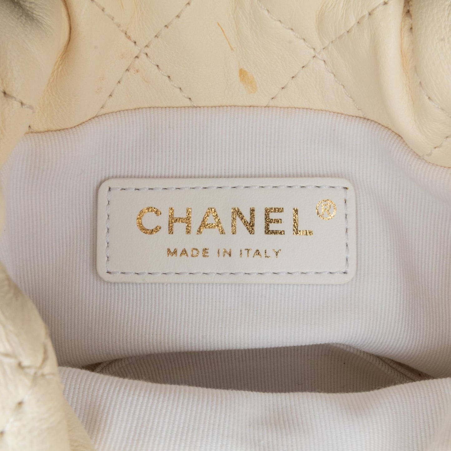 Chanel Mini Quilted Lambskin About Pearls Drawstring Bucket Bag (SHG-KIu1EB)