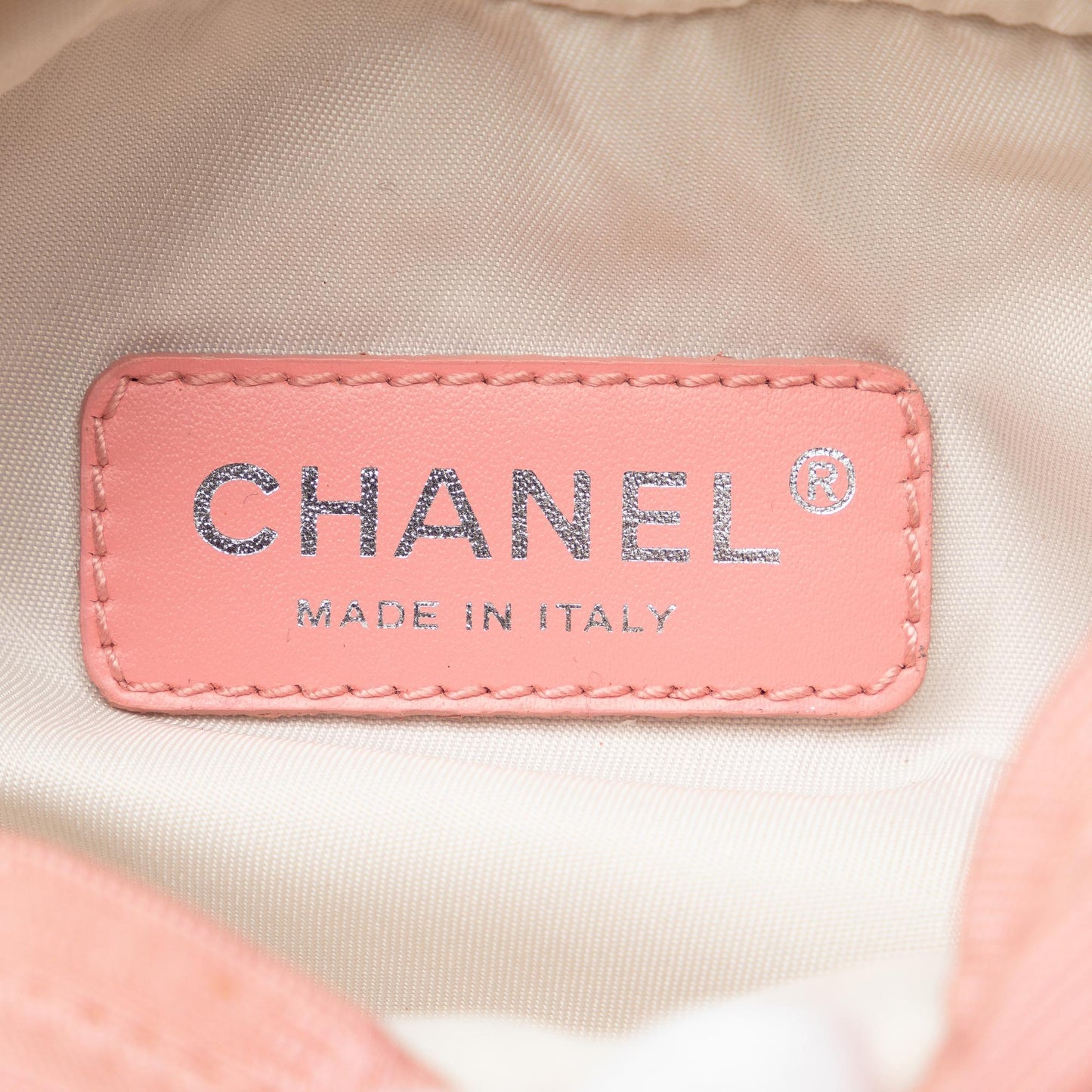 Chanel New Travel Line Crossbody (SHG-LYvPtK)