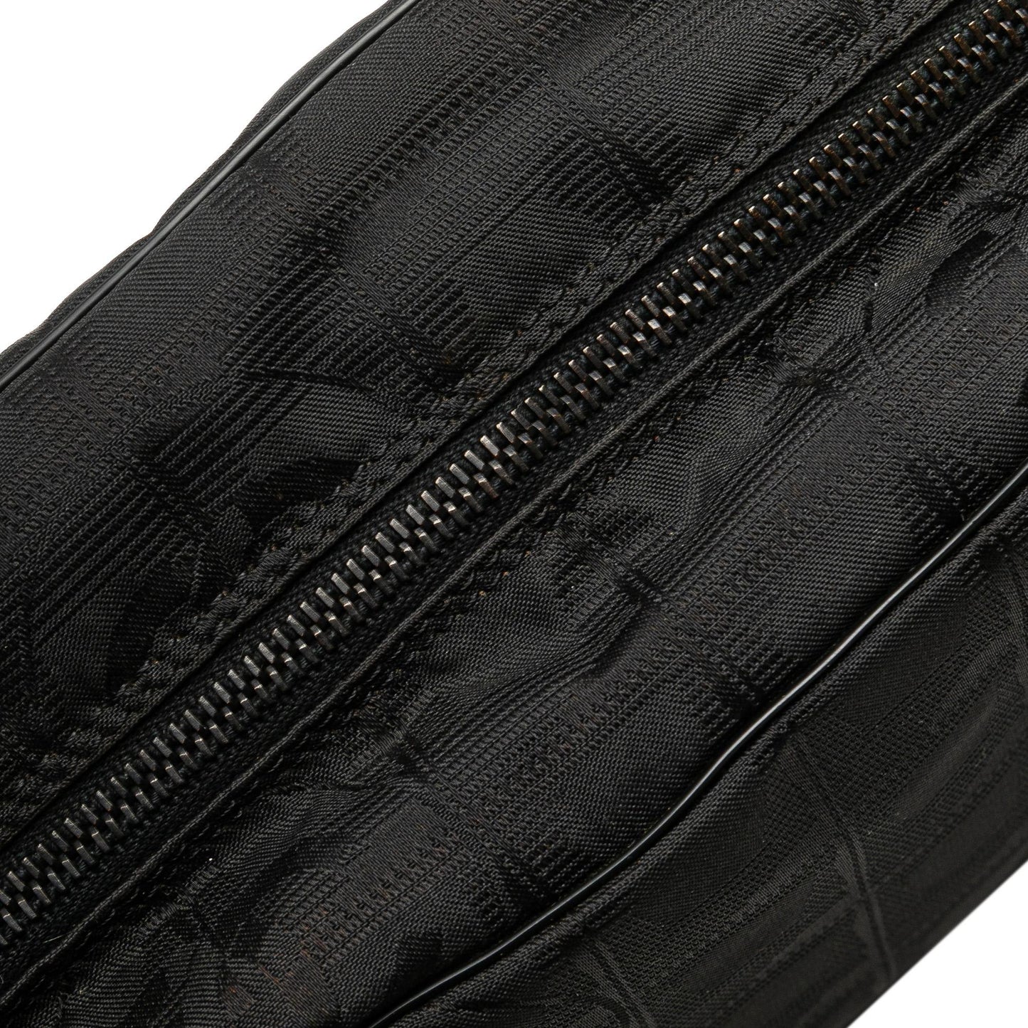 Chanel New Travel Line Handbag (SHG-5Xs4Yy)