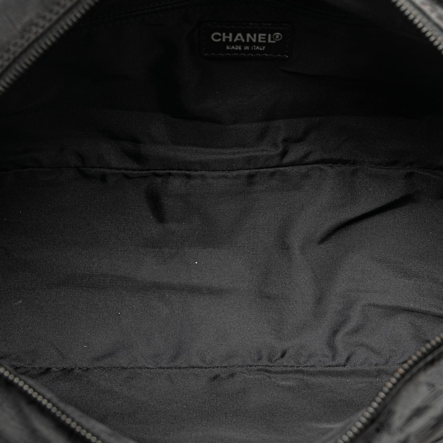 Chanel New Travel Line Handbag (SHG-5Xs4Yy)