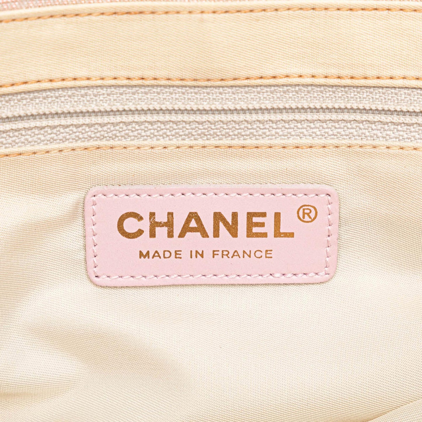 Chanel New Travel Line Handbag (SHG-4Qf98C)