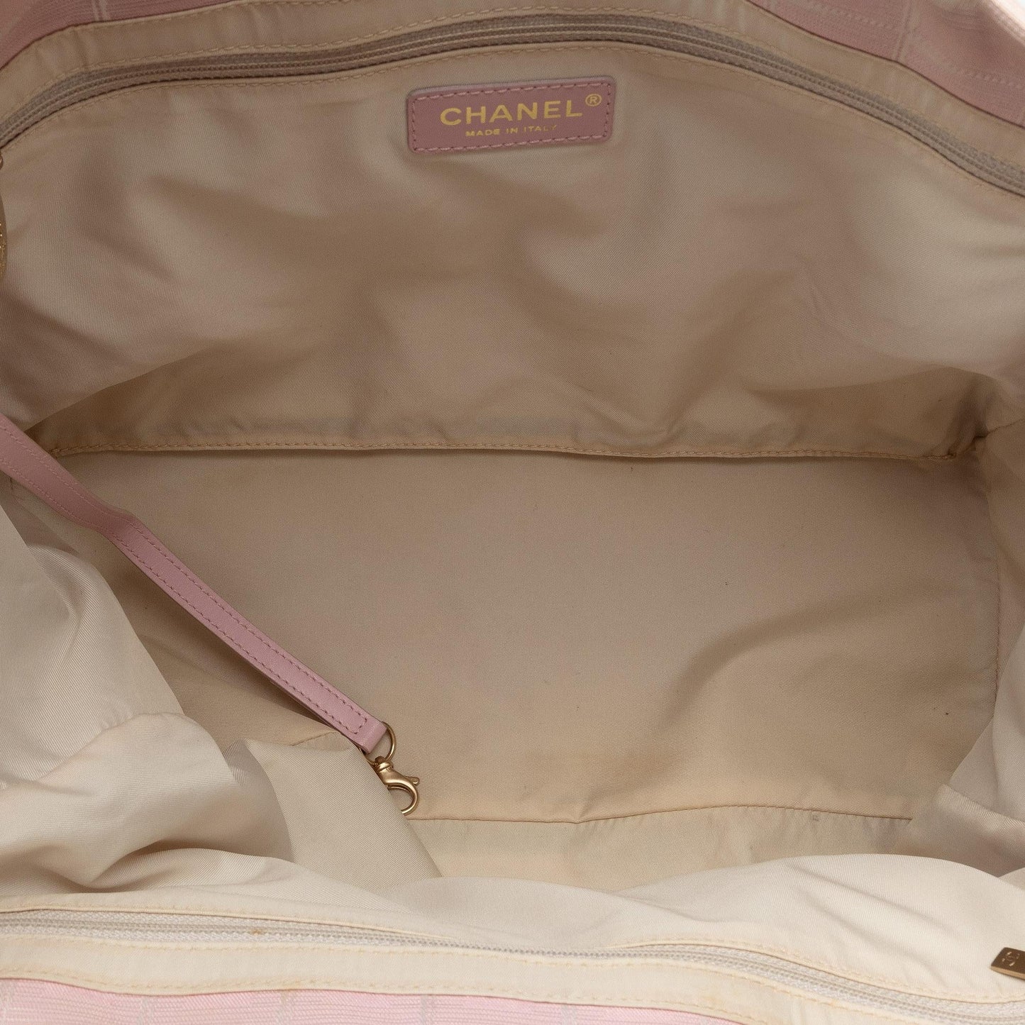 Chanel New Travel Line Tote (SHG-cLCx8p)