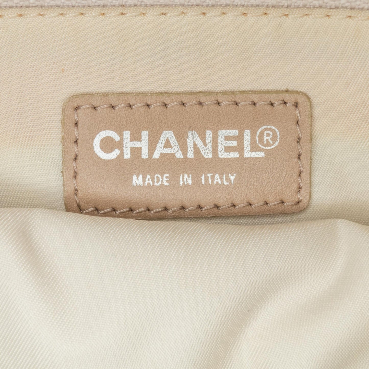 Chanel New Travel Line Tote (SHG-dWZLzZ)