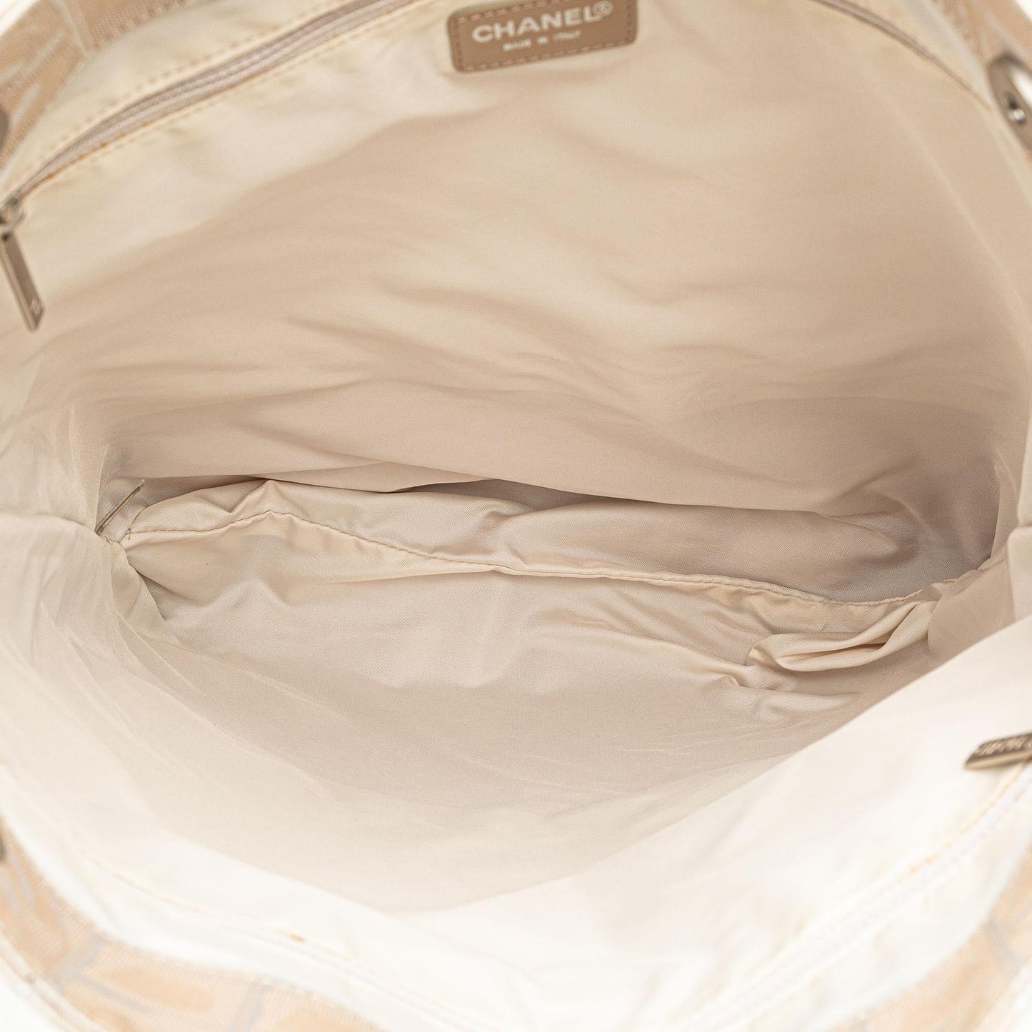 Chanel New Travel Line Tote (SHG-ewYGlz)