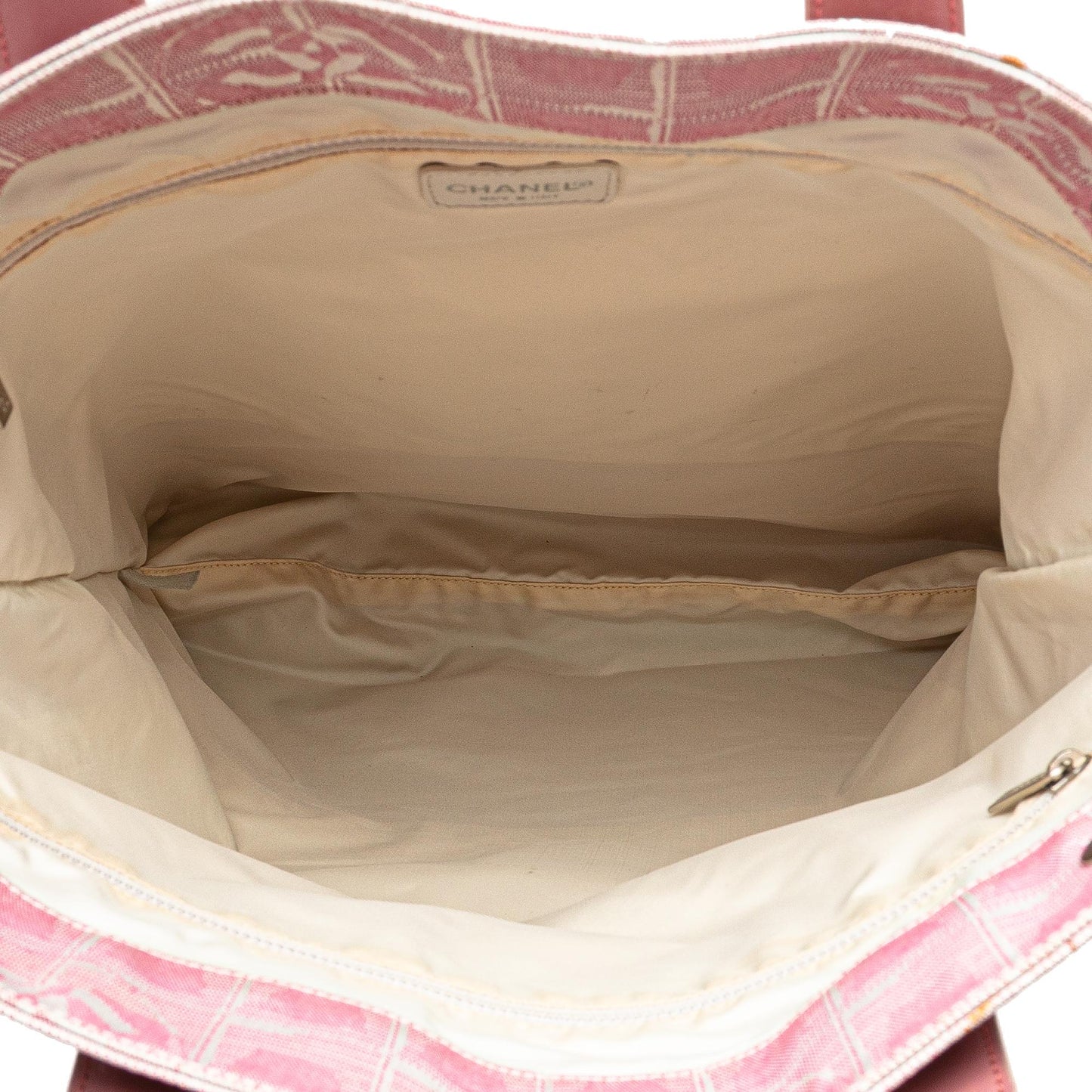 Chanel New Travel Line Tote (SHG-FmjYCT)