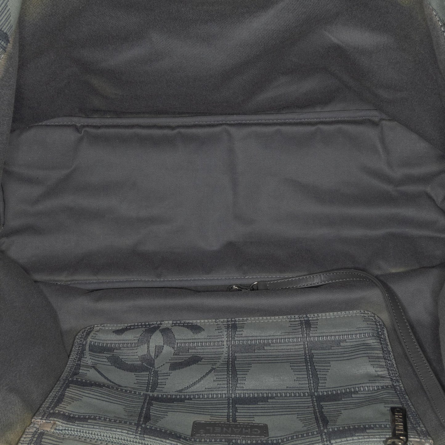 Chanel New Travel Line Tote (SHG-IlYJft)