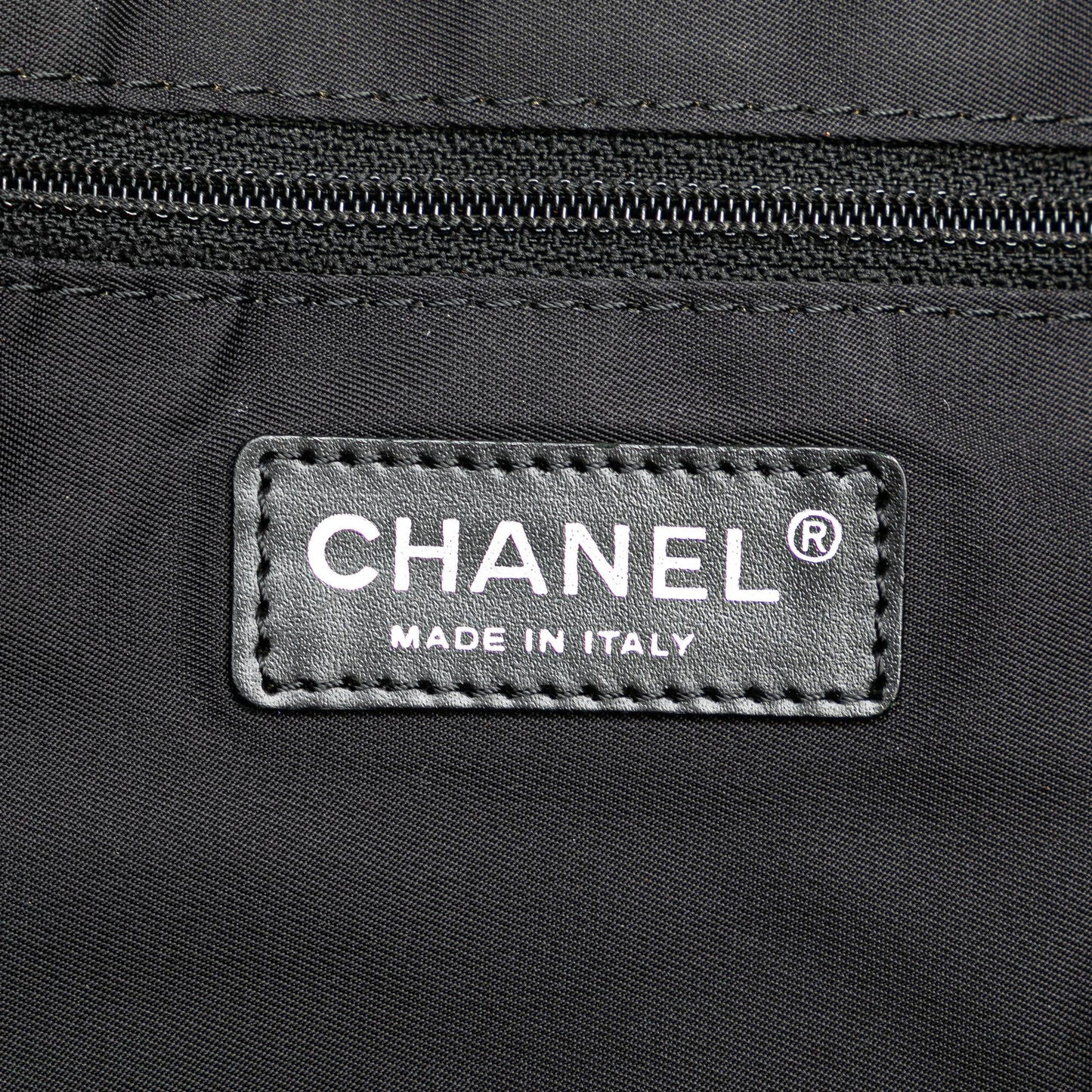 Chanel New Travel Line Tote (SHG-KSk1SH)