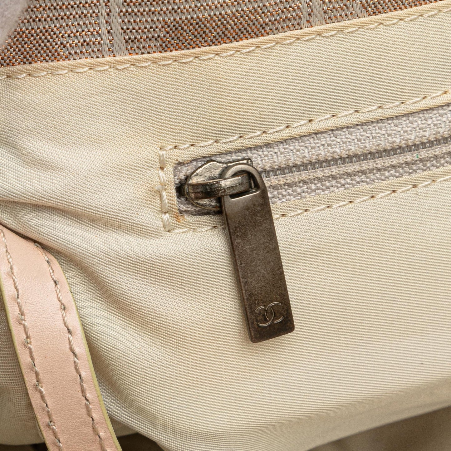 Chanel New Travel Line Tote (SHG-ja8fnF)
