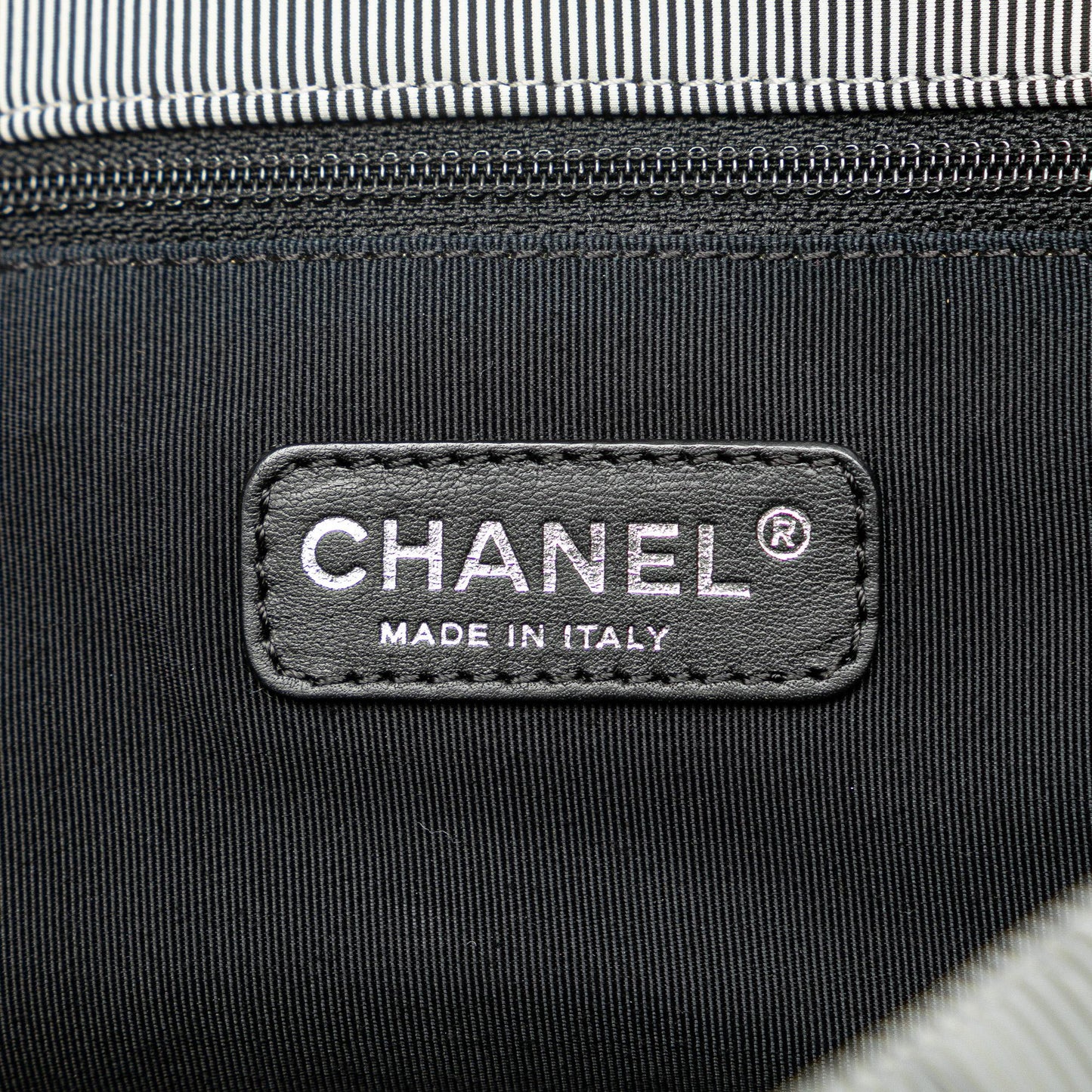 Chanel Nylon Quilted Bubble Accordion Chain Flap (SHG-cwY1i5)