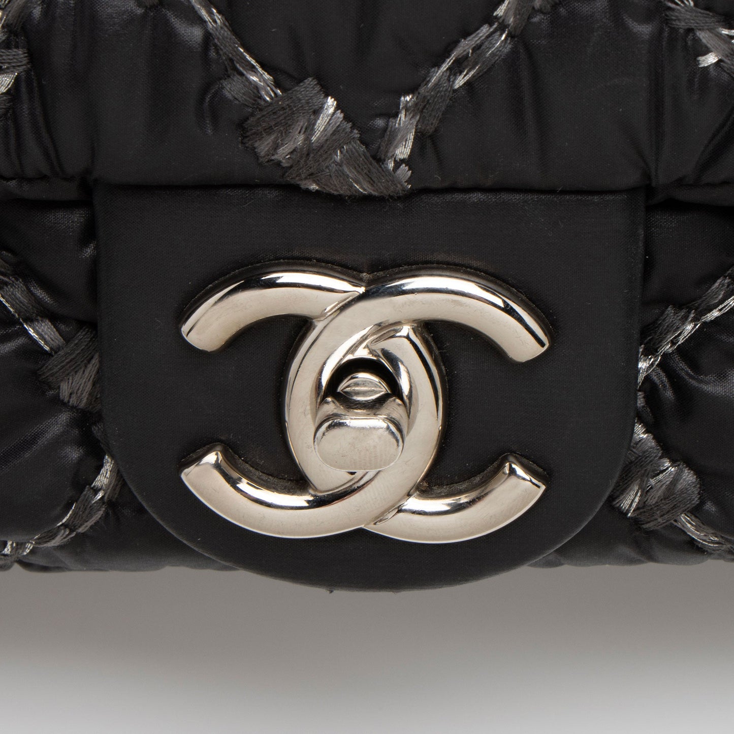 Chanel Nylon Quilted Tweed On Stitch Flap Bag (SHF-4UuNtD)