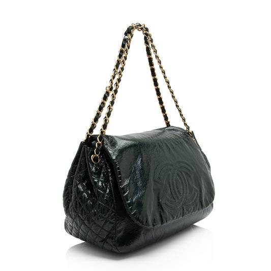 Luxury Chanel Patent Vinyl Rock and Chain Large Shoulder Bag (SHF-X1iQCV)