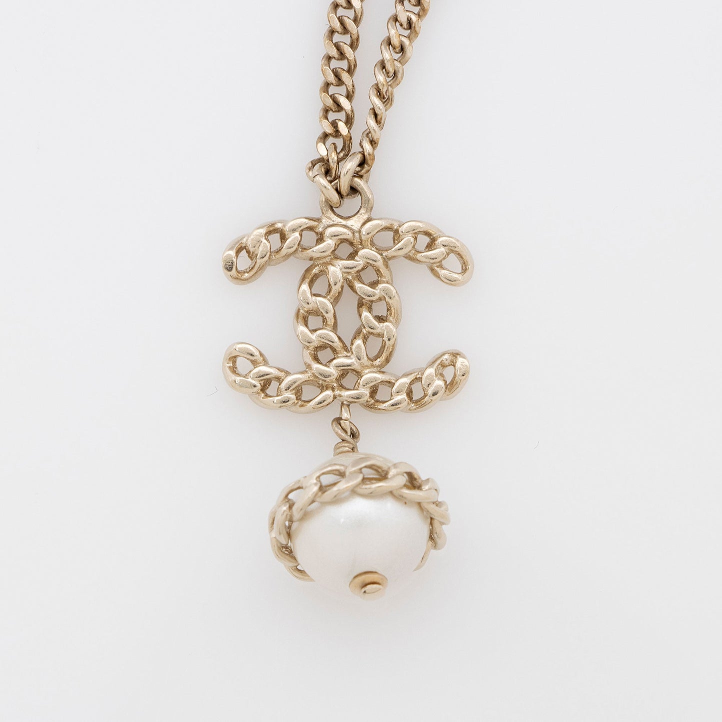 Chanel Pearl CC Drop Necklace (SHF-7mYRgA)