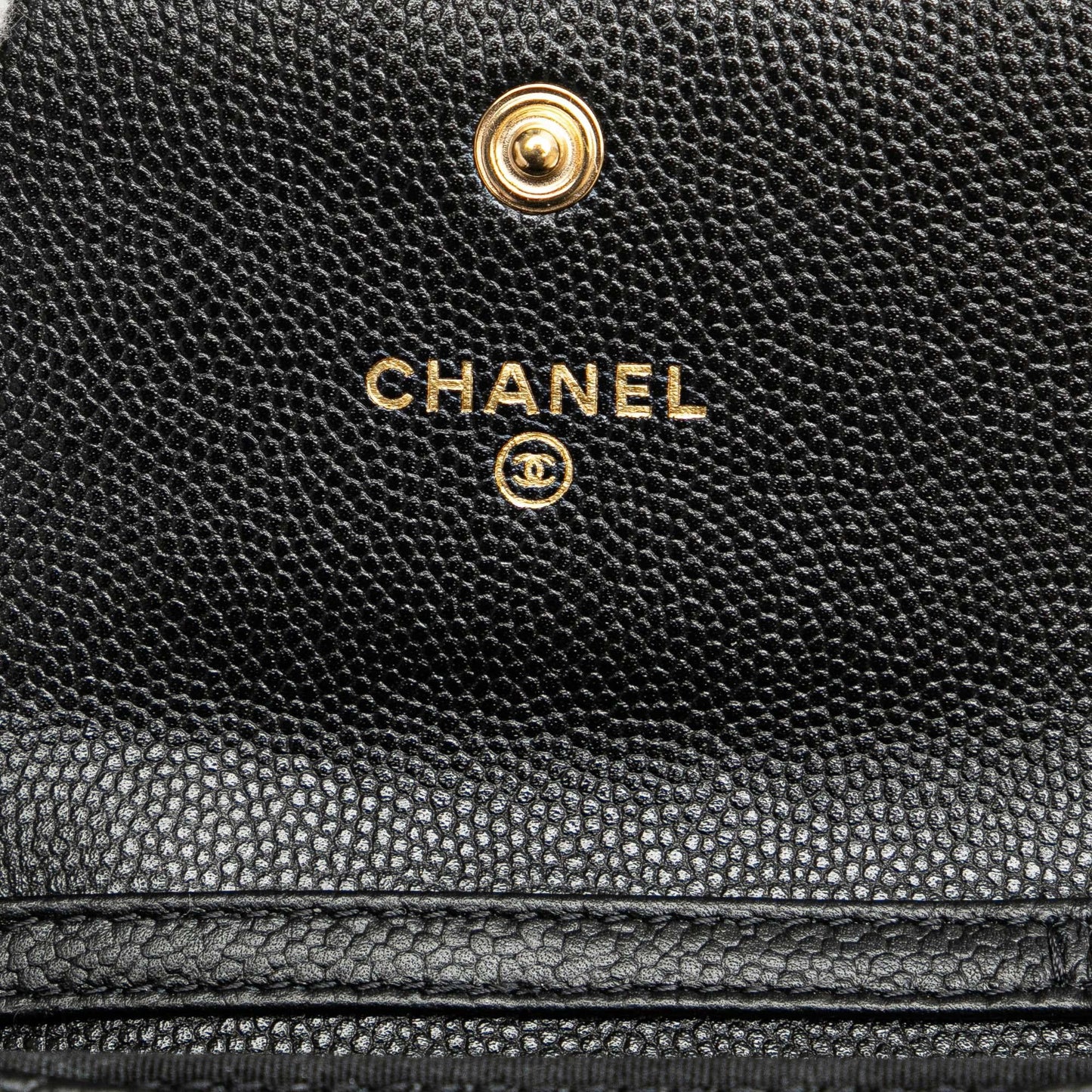 Chanel Quilted Caviar Boy Card Holder with Chain (SHG-VMUxwq)