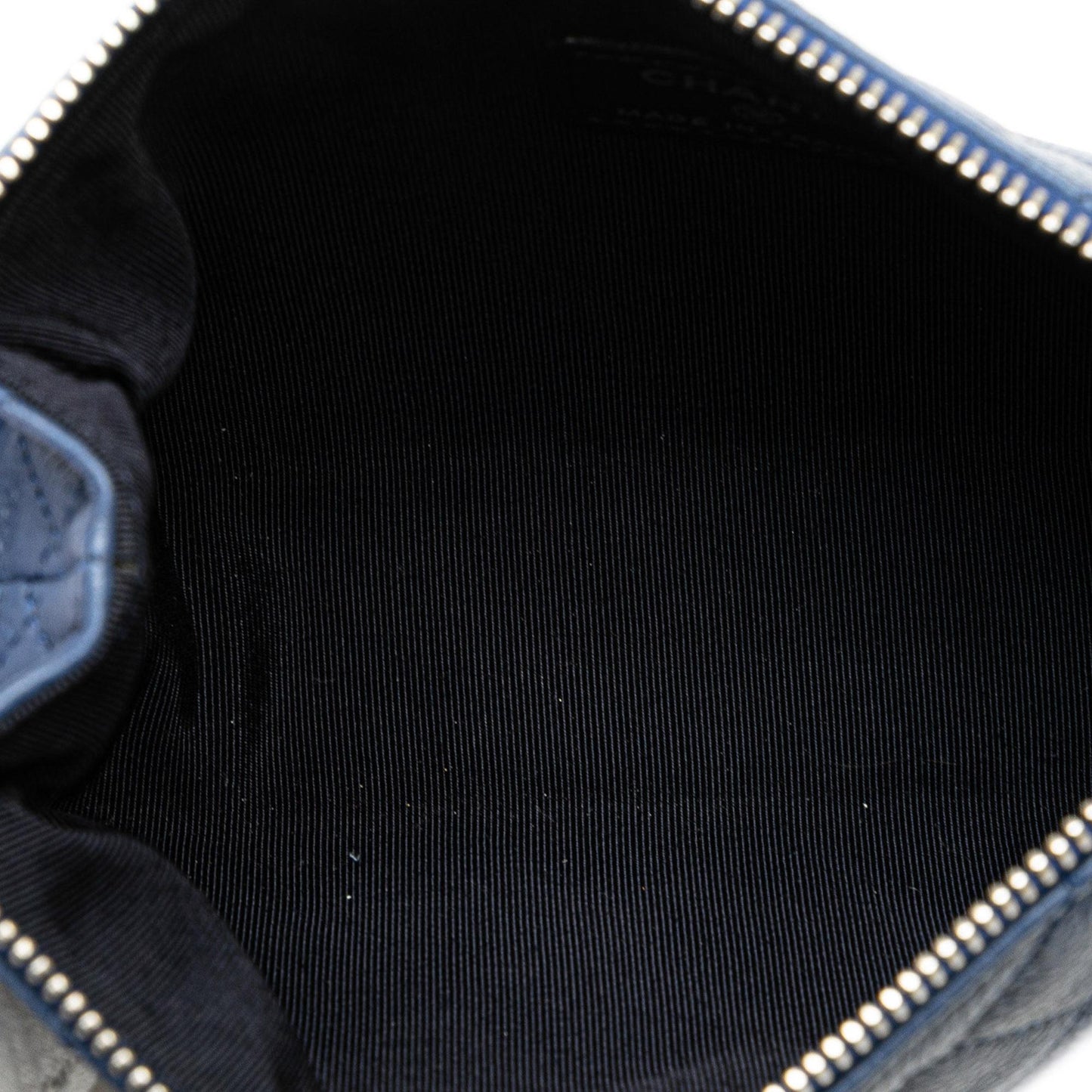 Chanel Quilted Caviar Pouch (SHG-Q8nLiP)