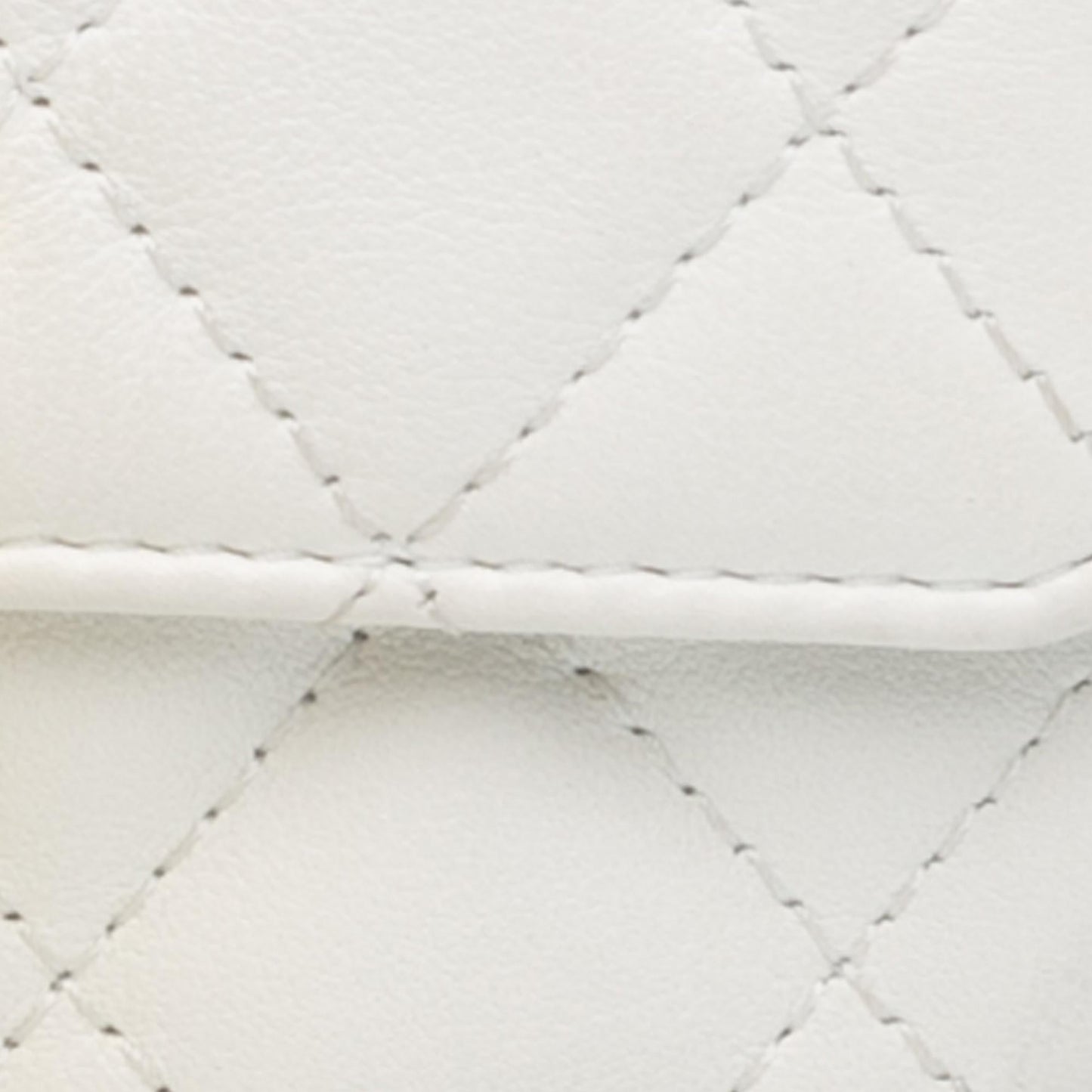 Chanel Quilted Lambskin About Pearls Card Holder On Chain (SHG-yBjq5O)