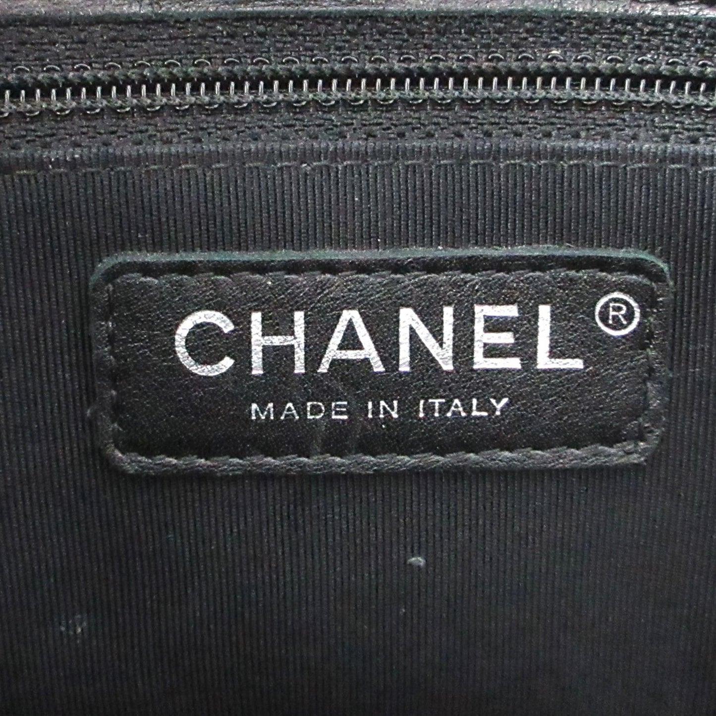Chanel Quilted Lambskin Front Flap Pocket Tote (SHG-E6UxjU)