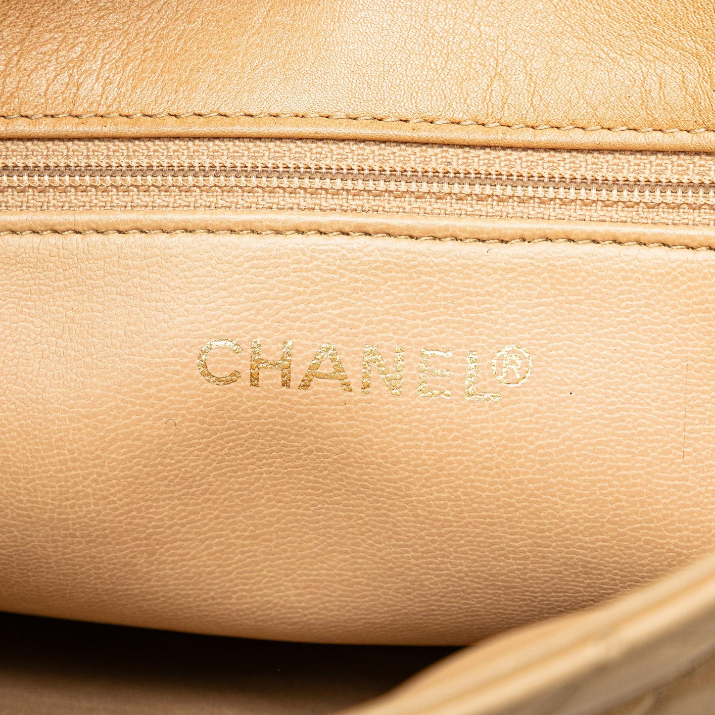 Chanel Quilted Lambskin Shoulder Bag (SHG-ng6kM3)