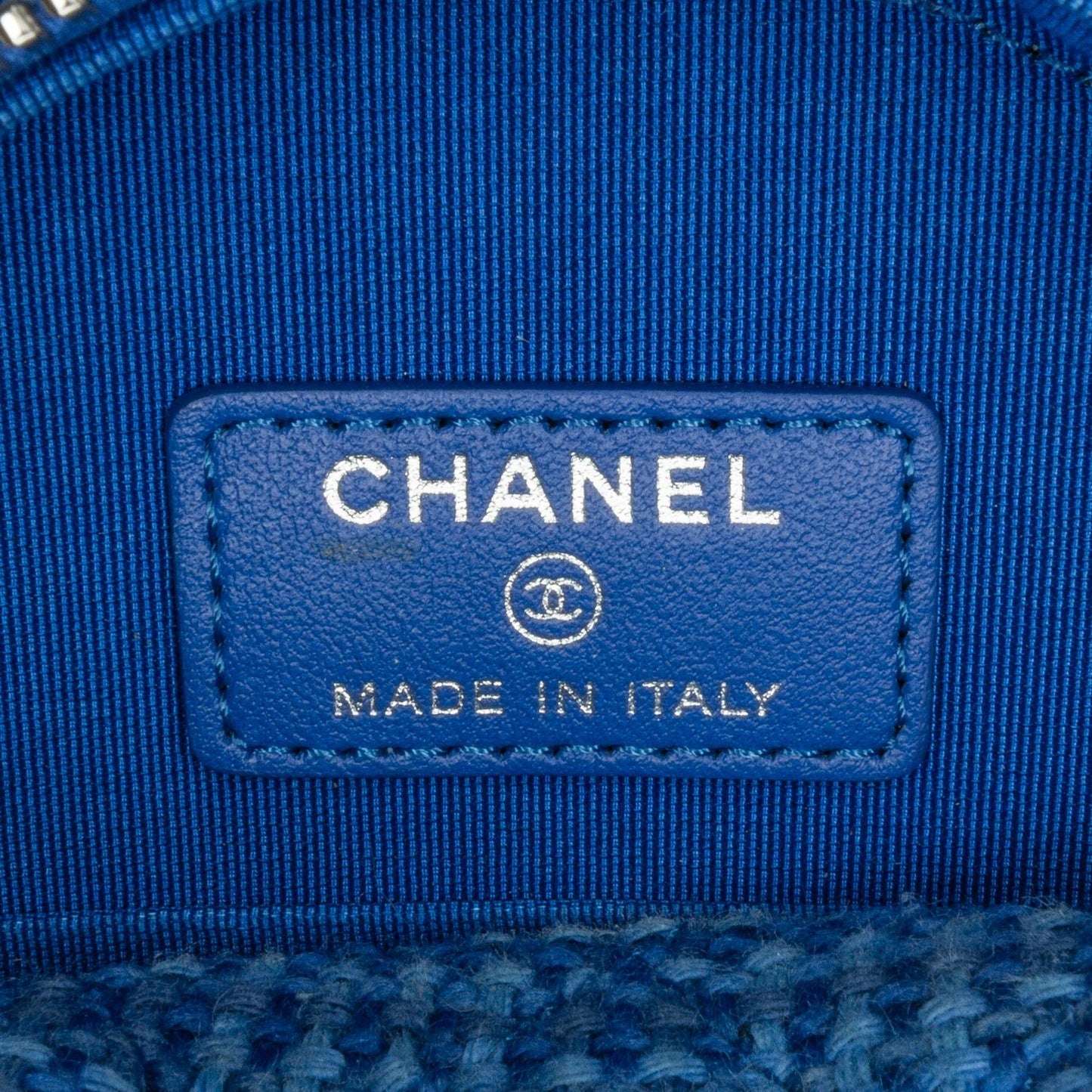 Chanel Quilted Tweed Round Clutch With Chain (SHG-mrWmol)