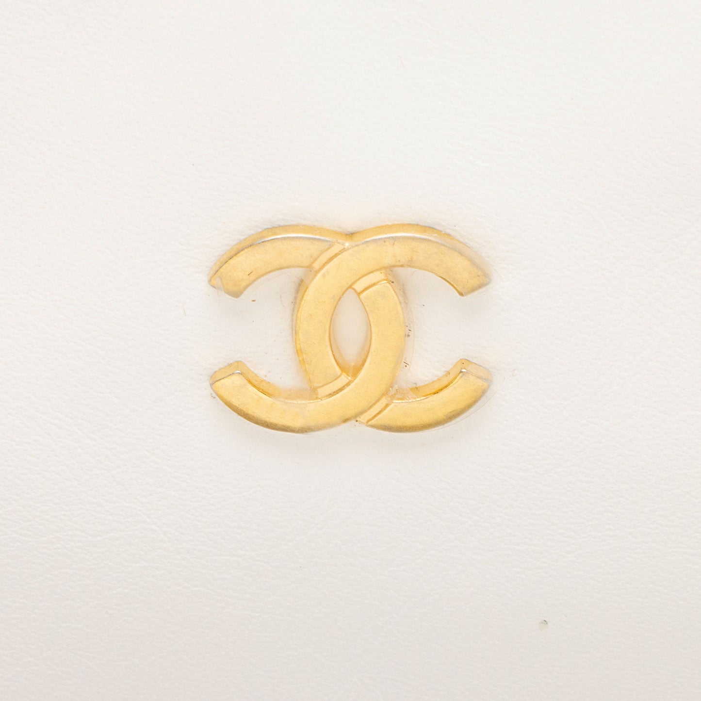 Chanel Shiny Calfskin Small Chanel 22 Pochette