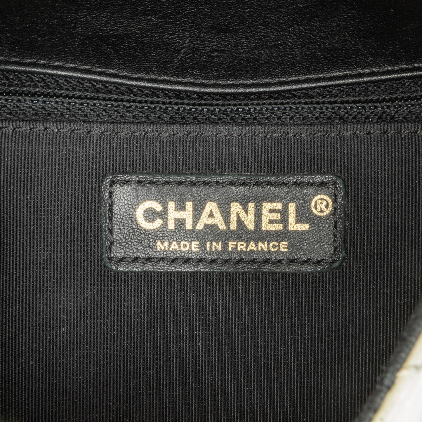 Chanel Small Bicolor Lambskin Paris Cosmopolite Flap (SHG-yTuQ45)