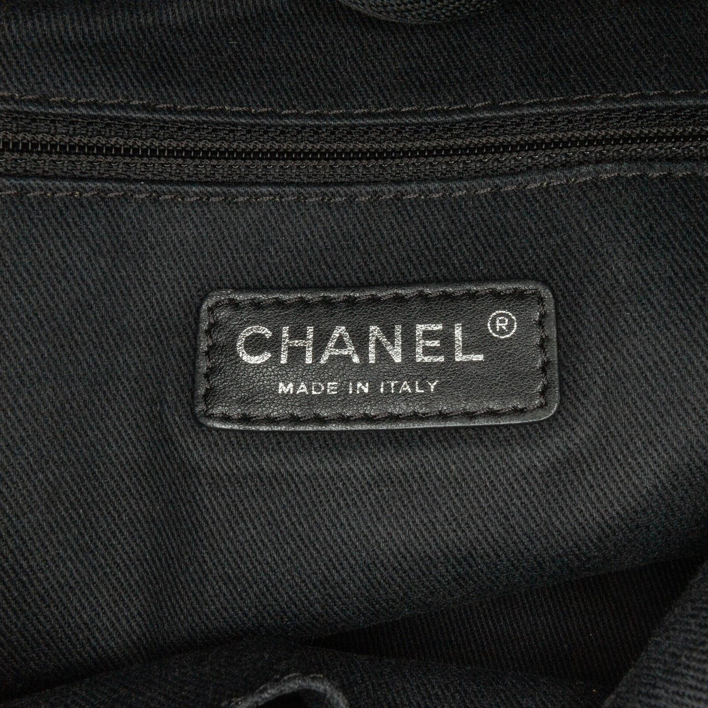 Chanel Small Canvas Deauville Tote (SHG-AeK0SJ)