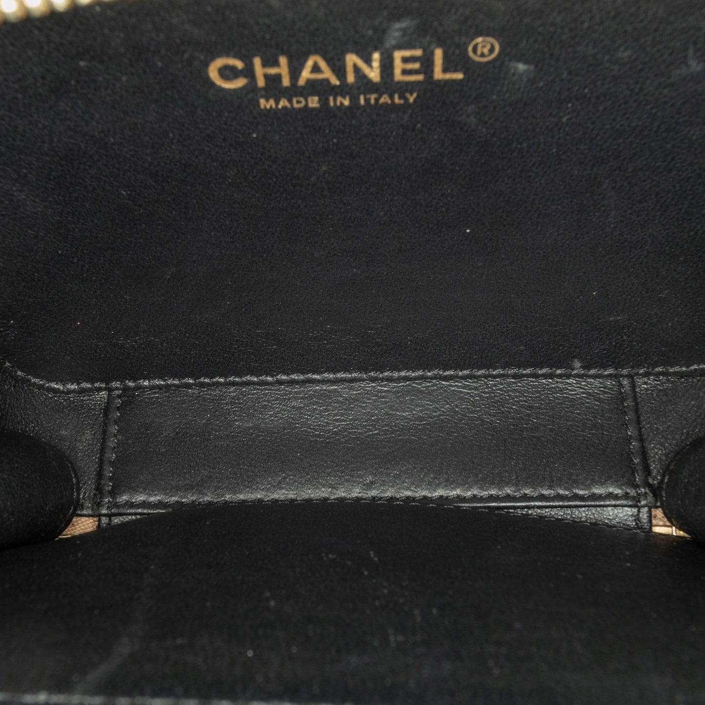 Chanel Small Caviar CC Filigree Vanity Case (SHG-mliWa1)