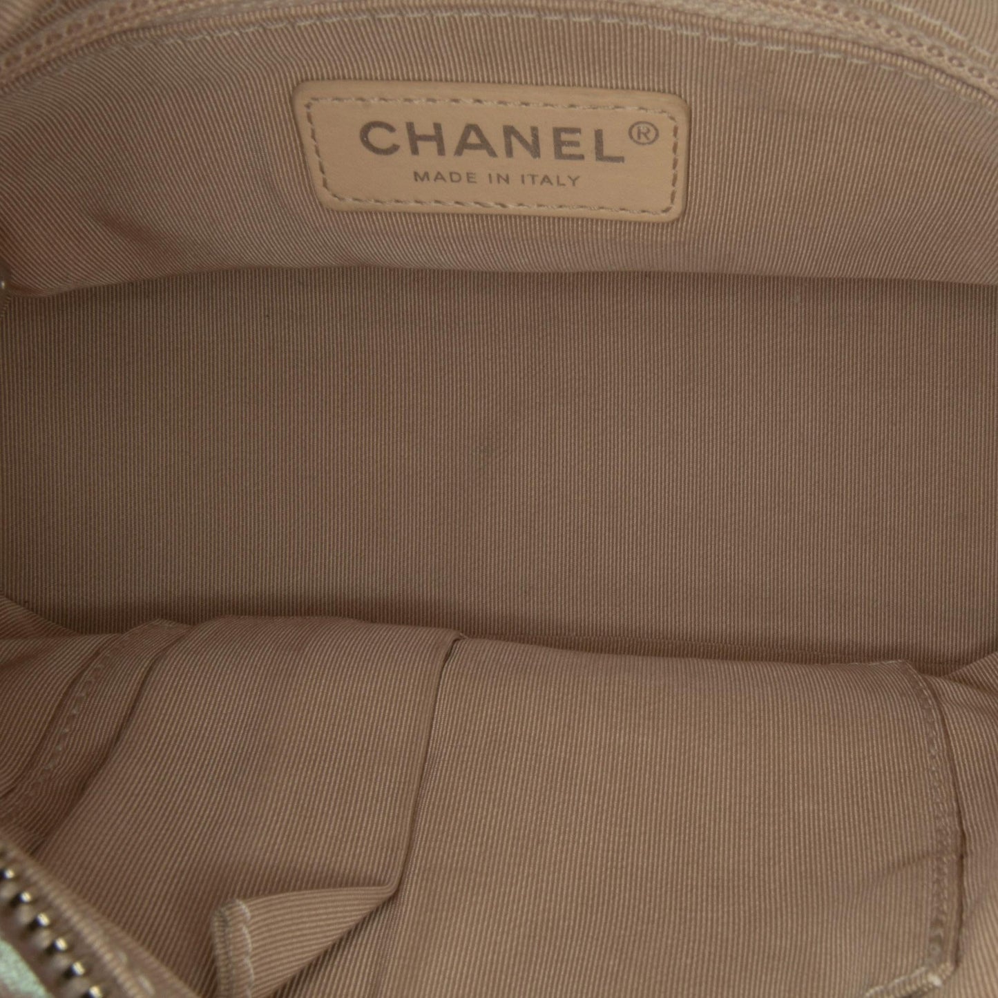 Chanel Small Iridescent Gabrielle Crossbody (SHG-zfyb3v)