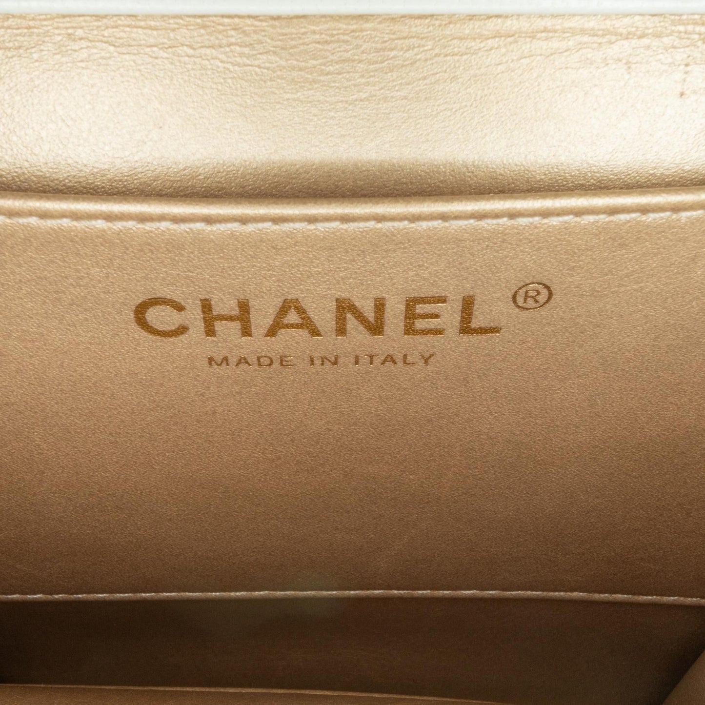 Chanel Small Lambskin Chic Pearls Flap (SHG-dGzanu)