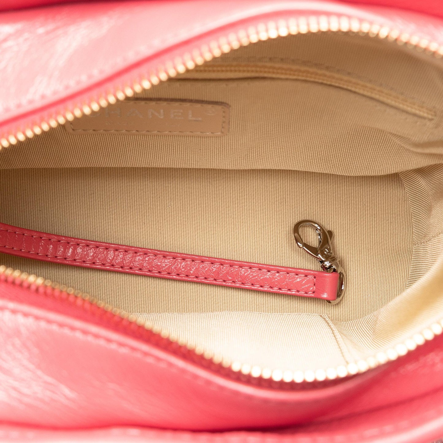 Chanel Small Rattan Gabrielle Crossbody (SHG-wNrleD)