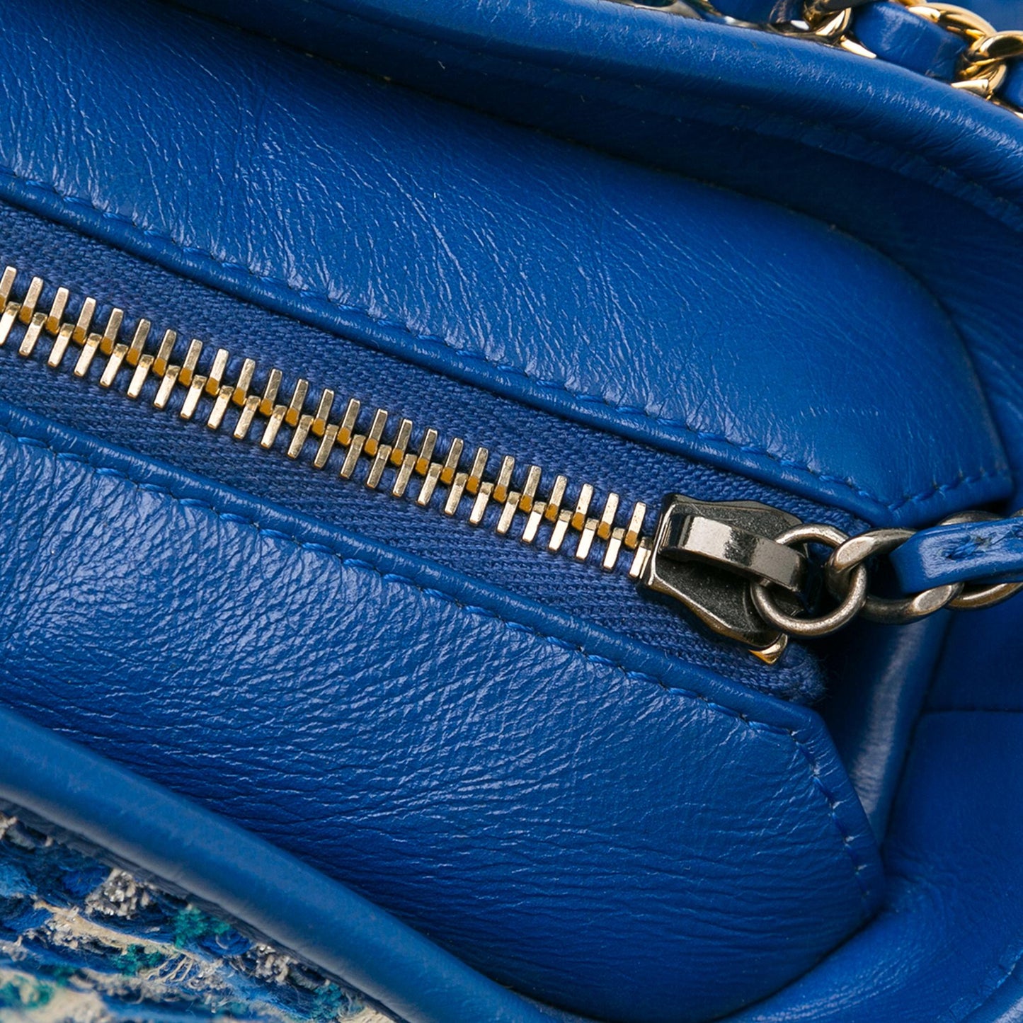 Chanel Small Tweed Gabrielle Crossbody (SHG-hrfTLp)