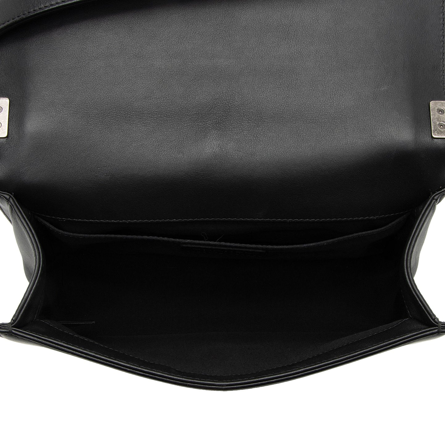 Chanel Velvet Quilted Old Medium Boy Bag (SHF-yjKLJH)