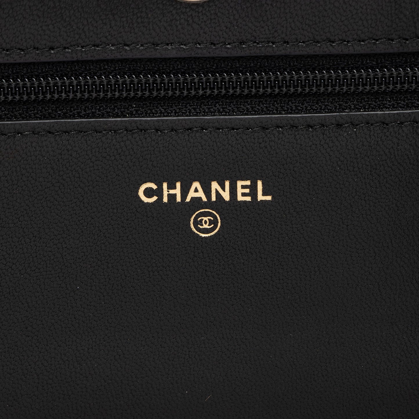 Chanel Velvet Pearl Embellished Wallet on Chain (SHF-aGIZaD)