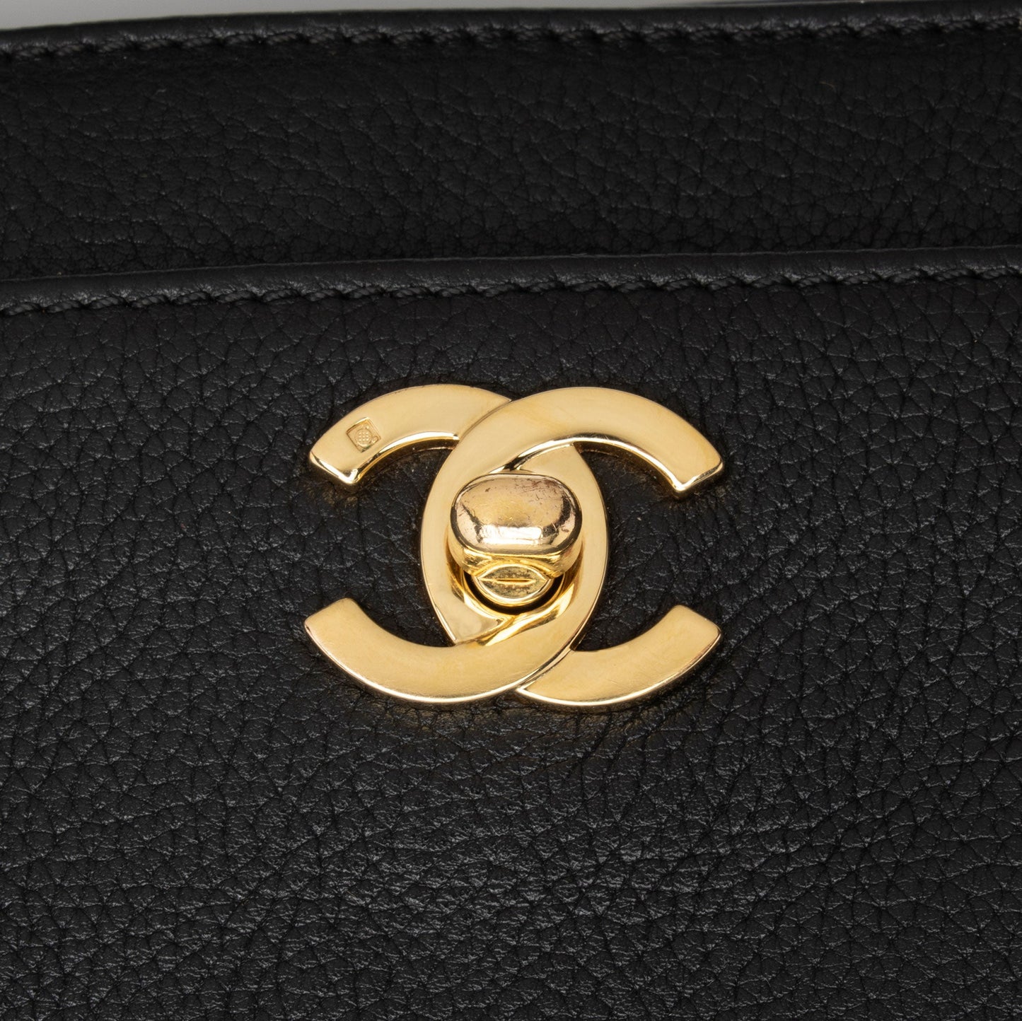Chanel Vintage Caviar Leather Cerf Classic Executive Tote (SHF-iLttNK)